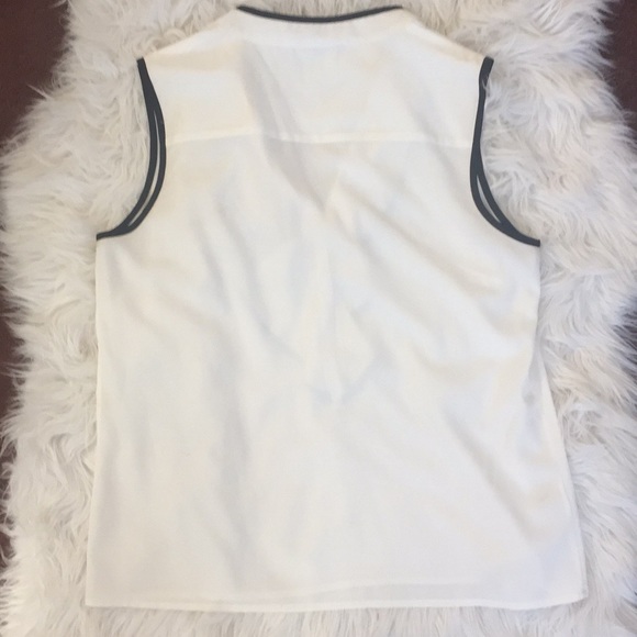 Calvin Klein top - Picture 3 of 4